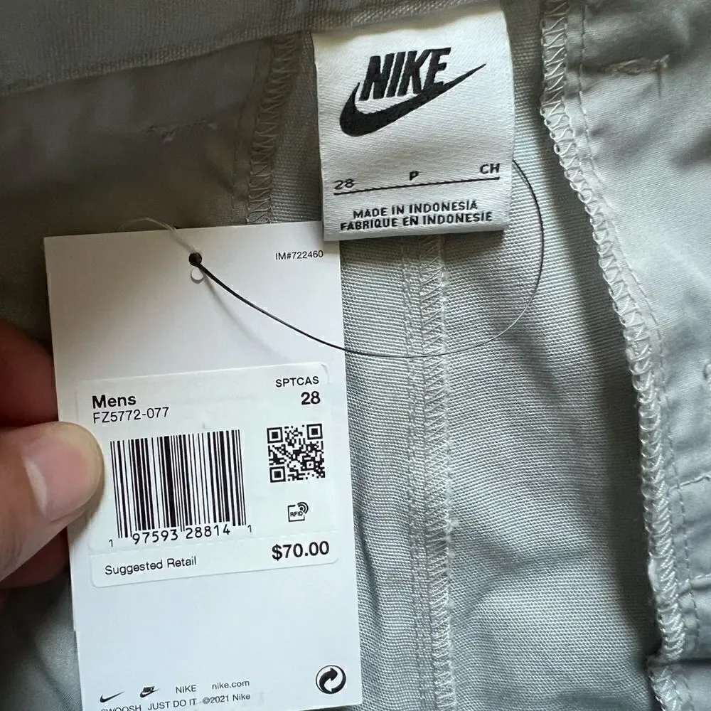 Nike club chinos